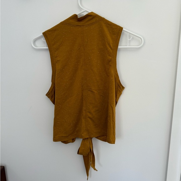 Lululemon top - Picture 3 of 4